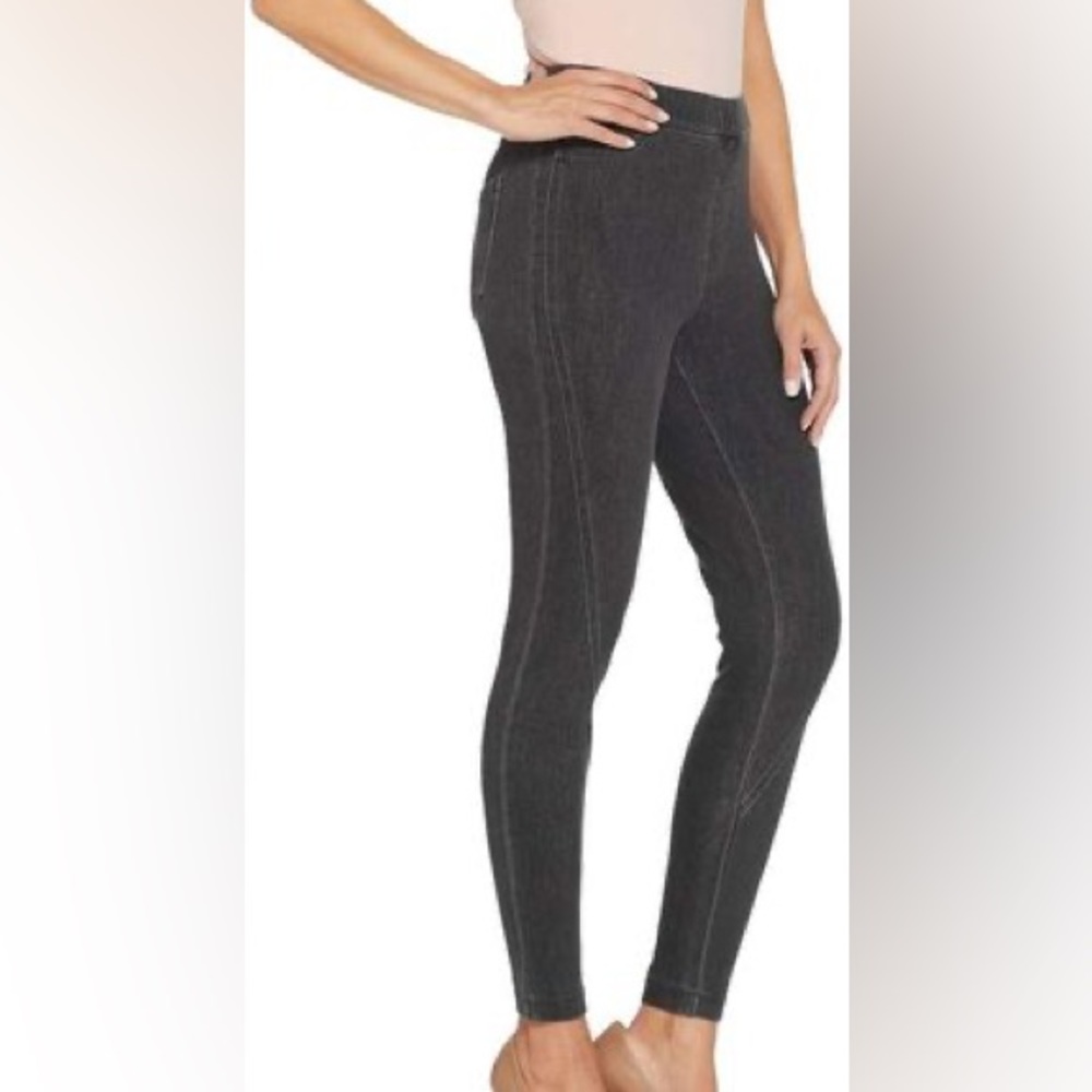 H BY HALSTON BLACK WASH JEGGINGS